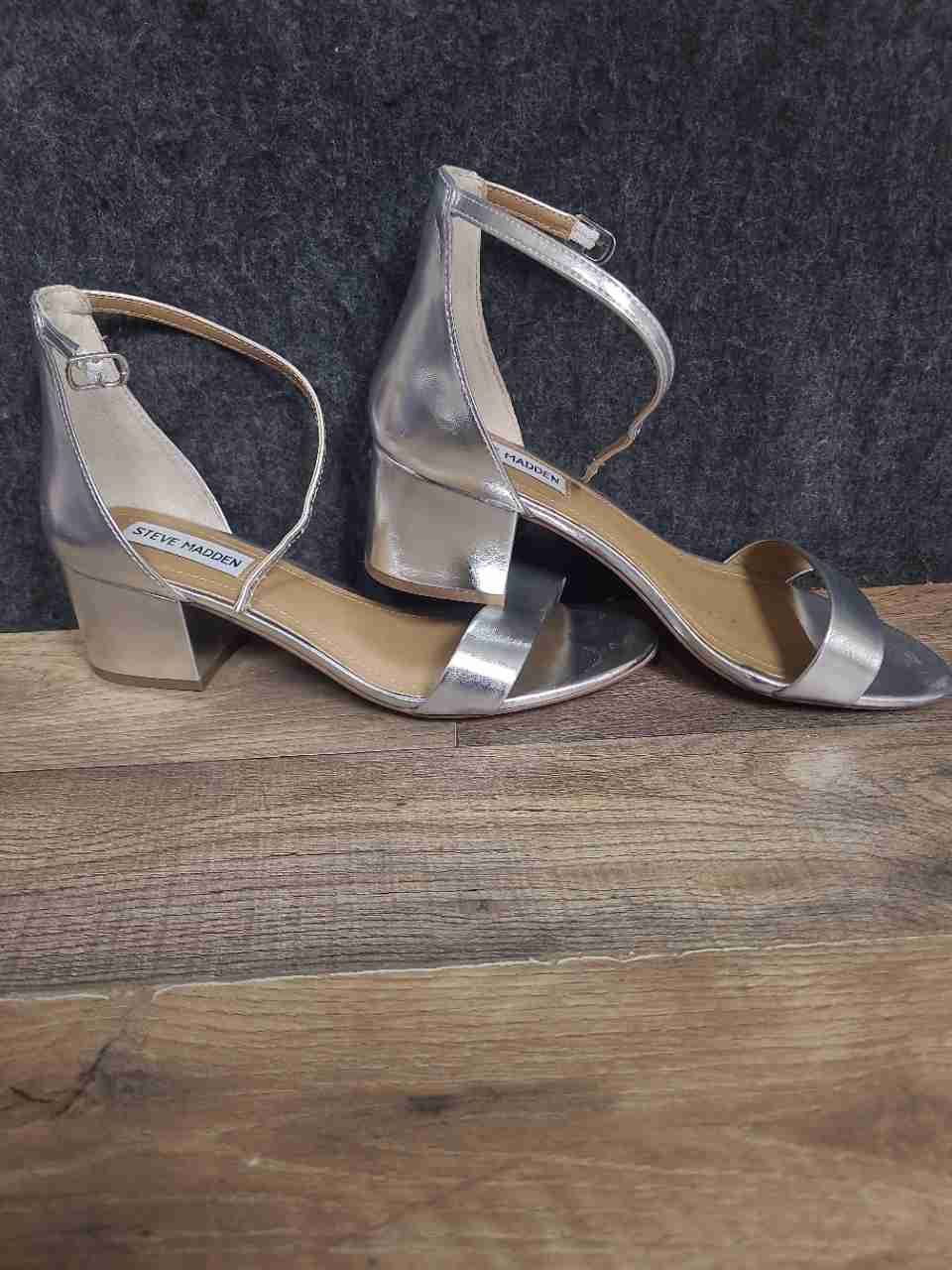 Steve Madden Irenee Silver Metallic Block Heel Ankle Strap Sandals Size 8M