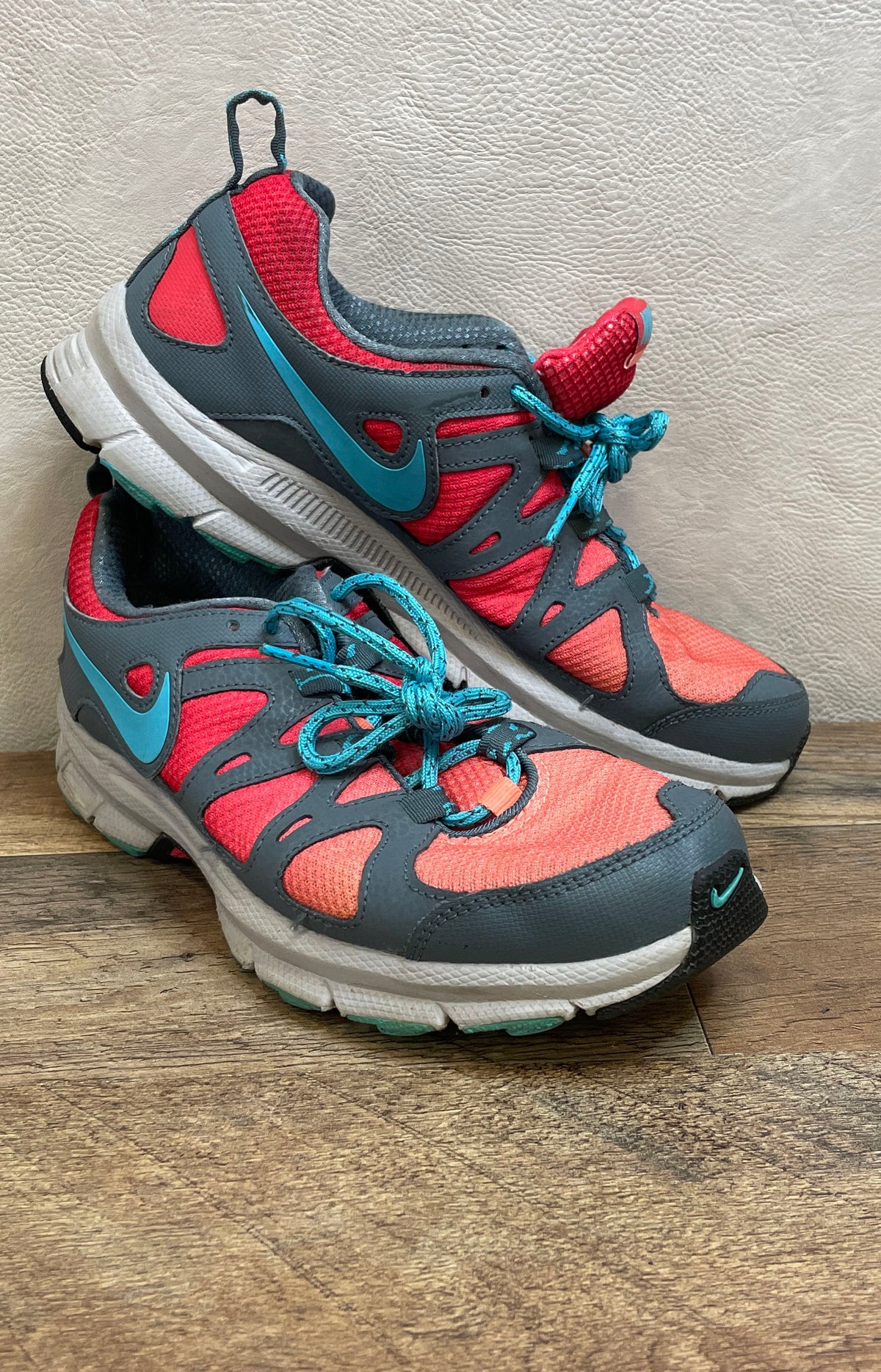 Nike Alvord 10 Grey Blue Orange Red Trail Running Shoes Women's Size 8.5