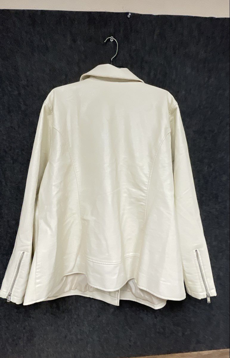 Lane Bryant Women's Cream Faux Leather Asymmetrical Moto Jacket Plus Sz 26/28