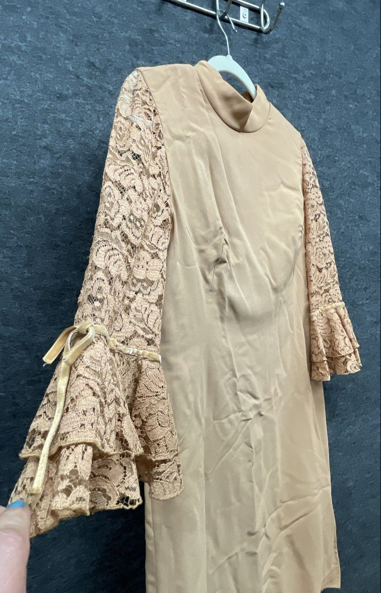 Vintage 70s Women's Tan Mock Neck Dress Floral Lace Sleeves Ruffle Cuffs