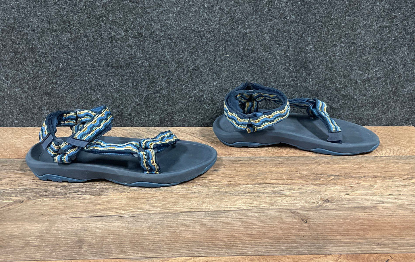 Teva Hurricane XLT2 Blue Patterned Sport Sandals Size 4