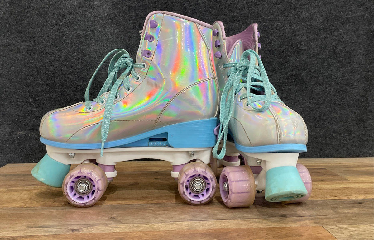 Roller Derby Pixie Youth Roller Skates Adjustable Size 3-6 Silver Holographic