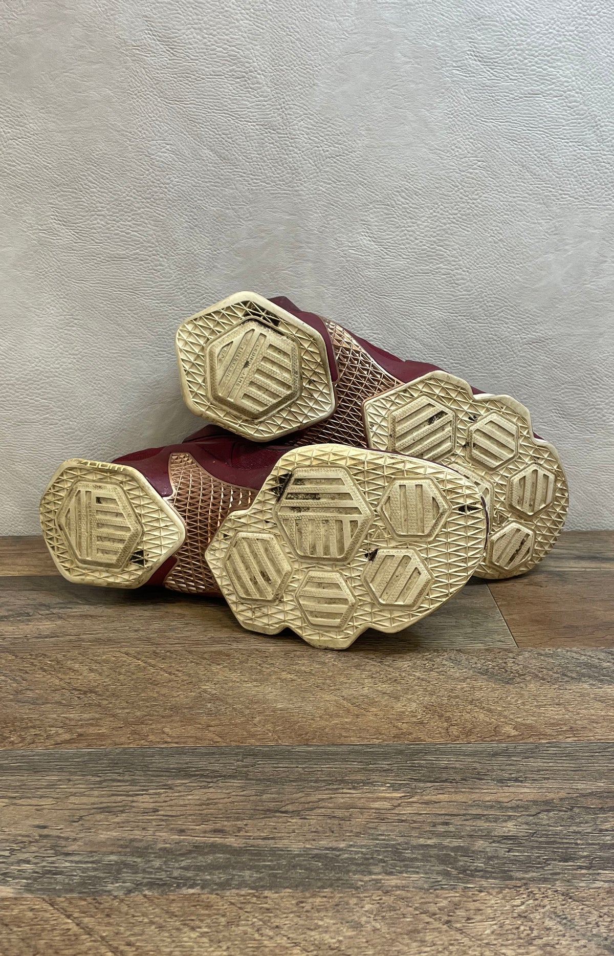 Nike LeBron 13 Team Red Metallic Bronze Basketball Shoes Size 7.5