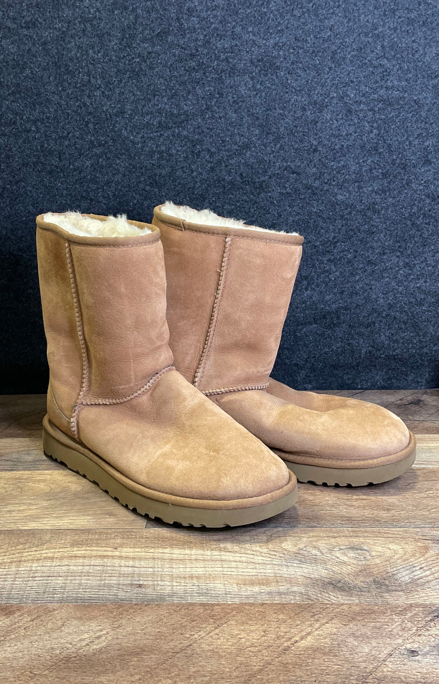 UGG Classic Short II Chestnut Sheepskin Suede Boots Women's Size 10