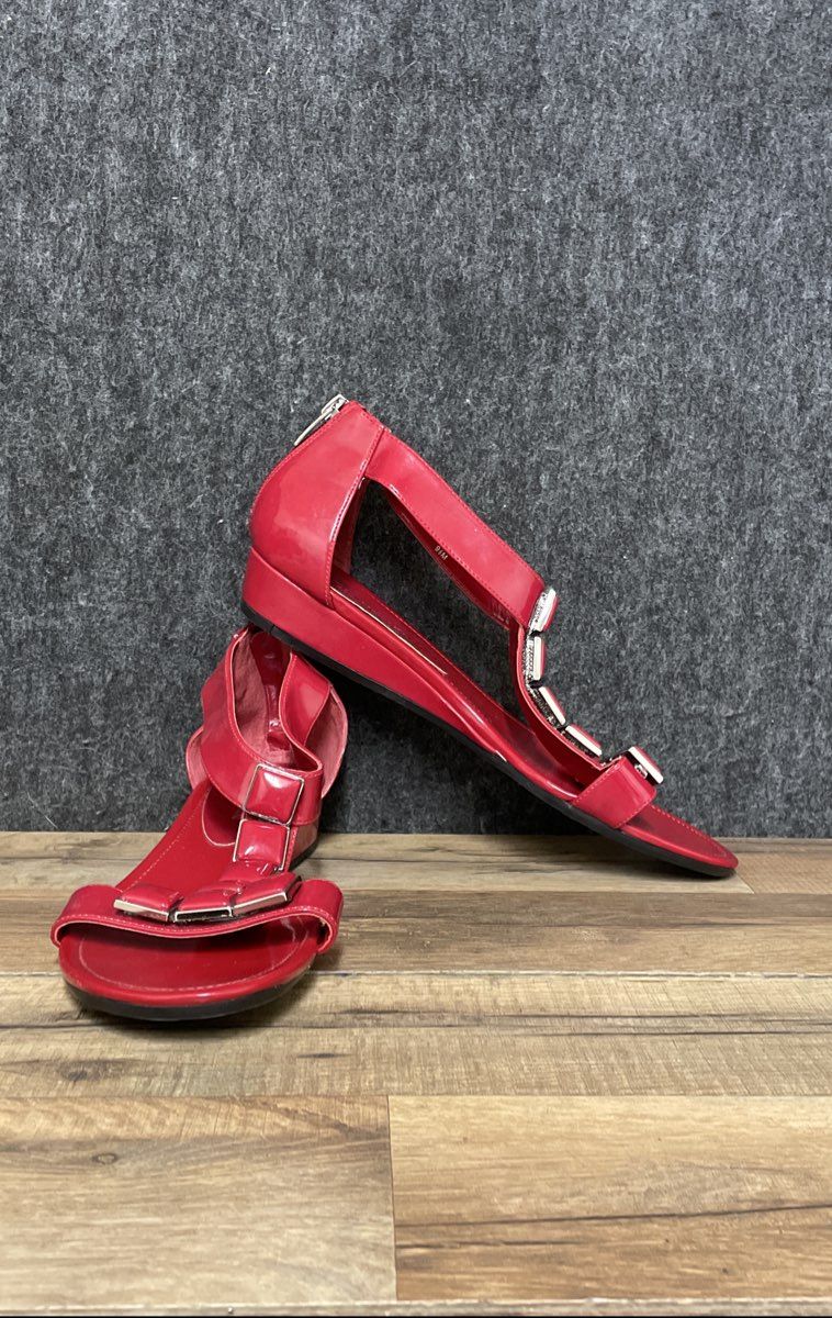 Enzo Angiolini Bright Red Patent T-Strap Embellished Wedge Sandals Size 9.5 M