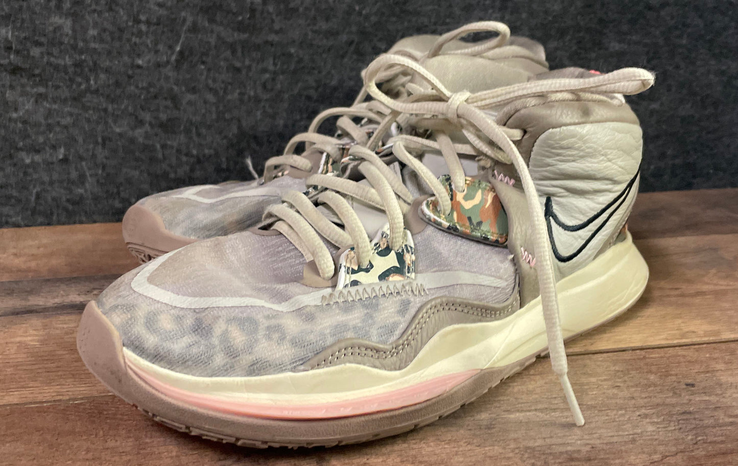 Nike Kyrie Infinity Camo Animal Print Grey Pink Basketball Shoes Size 7.5