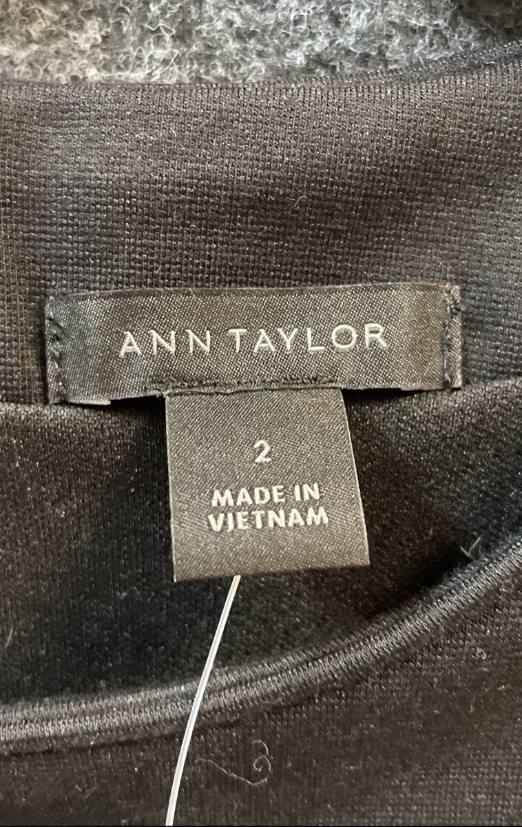 Ann Taylor Women's Black Long Sleeve Silver Button Flounce Hem Dress NWT Sz 2