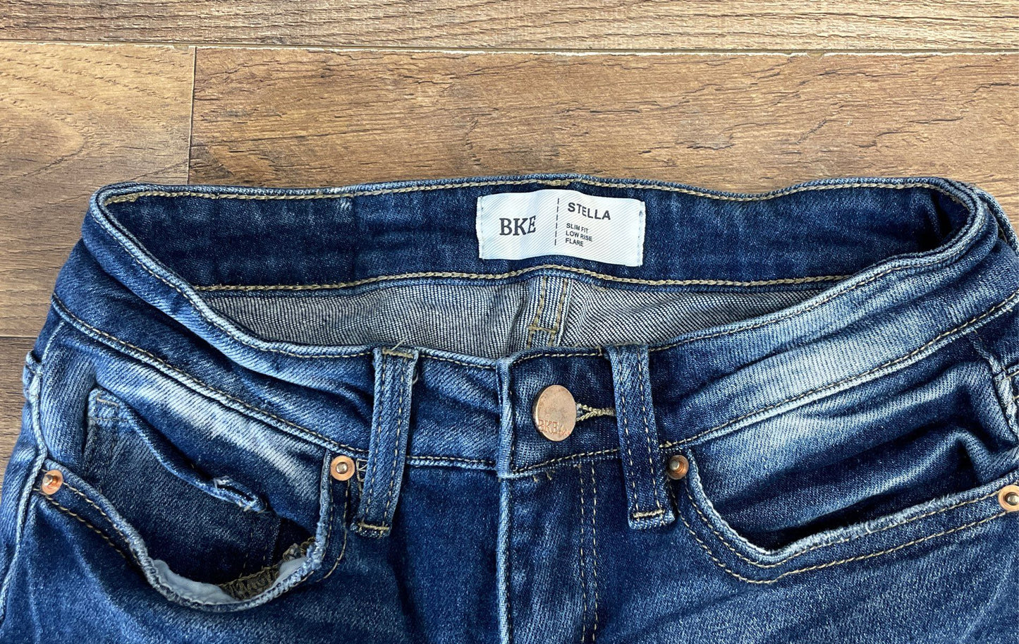 BKE Women's Stella Slim Fit Low Rise Flare Jeans Med Wash Distressed 23x29.5