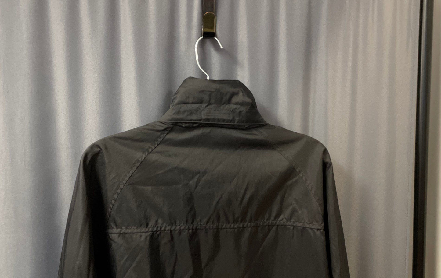 L.L. Bean Men's Black Stowaway Windbreaker Jacket Full Zip Packable Nylon Sz S
