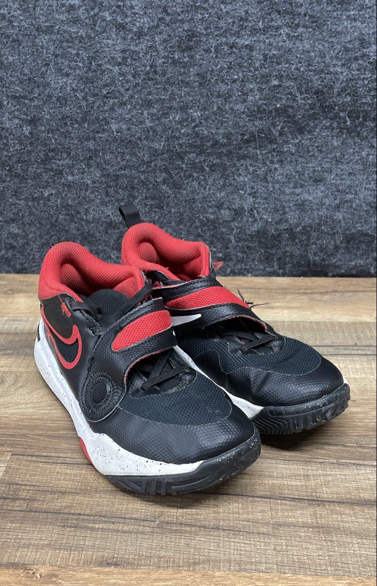 Nike Team Hustle D11 Black University Red White Basketball Sneakers Size 3Y