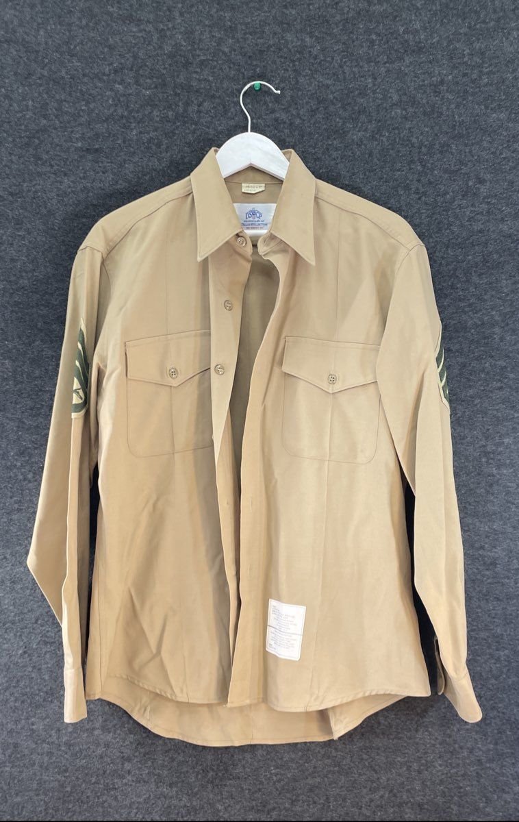DSCP Men's USMC Khaki Service Shirt Long Sleeve Sergeant Rank Patches 16.5 x 35