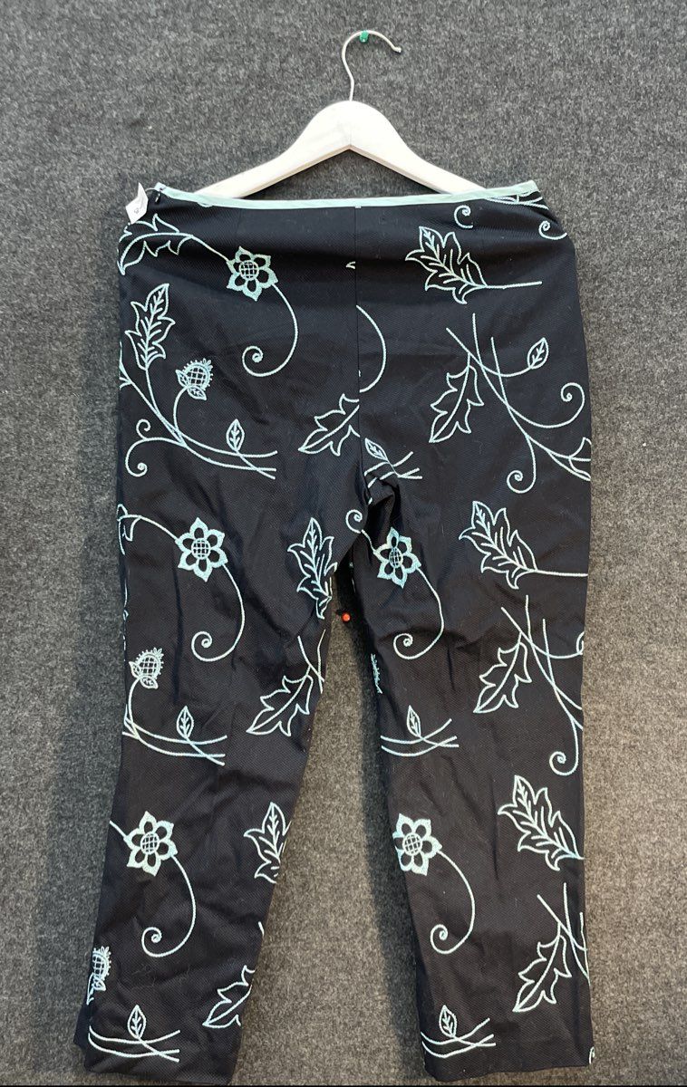 Karen Kane Lifestyle Women's Black Mint Floral Calio Embroidered Pants Sz 6 NWT