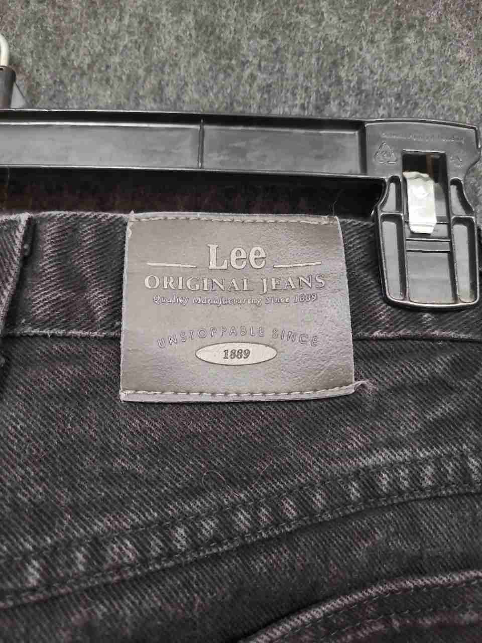 Vintage 90s Lee Women's Faded Black High Rise Tapered Denim Jeans Sz 6P