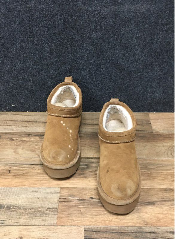 Bearpaw Retro Shorty Hickory Suede Platform Shearling Lined Boots Women's Size 8