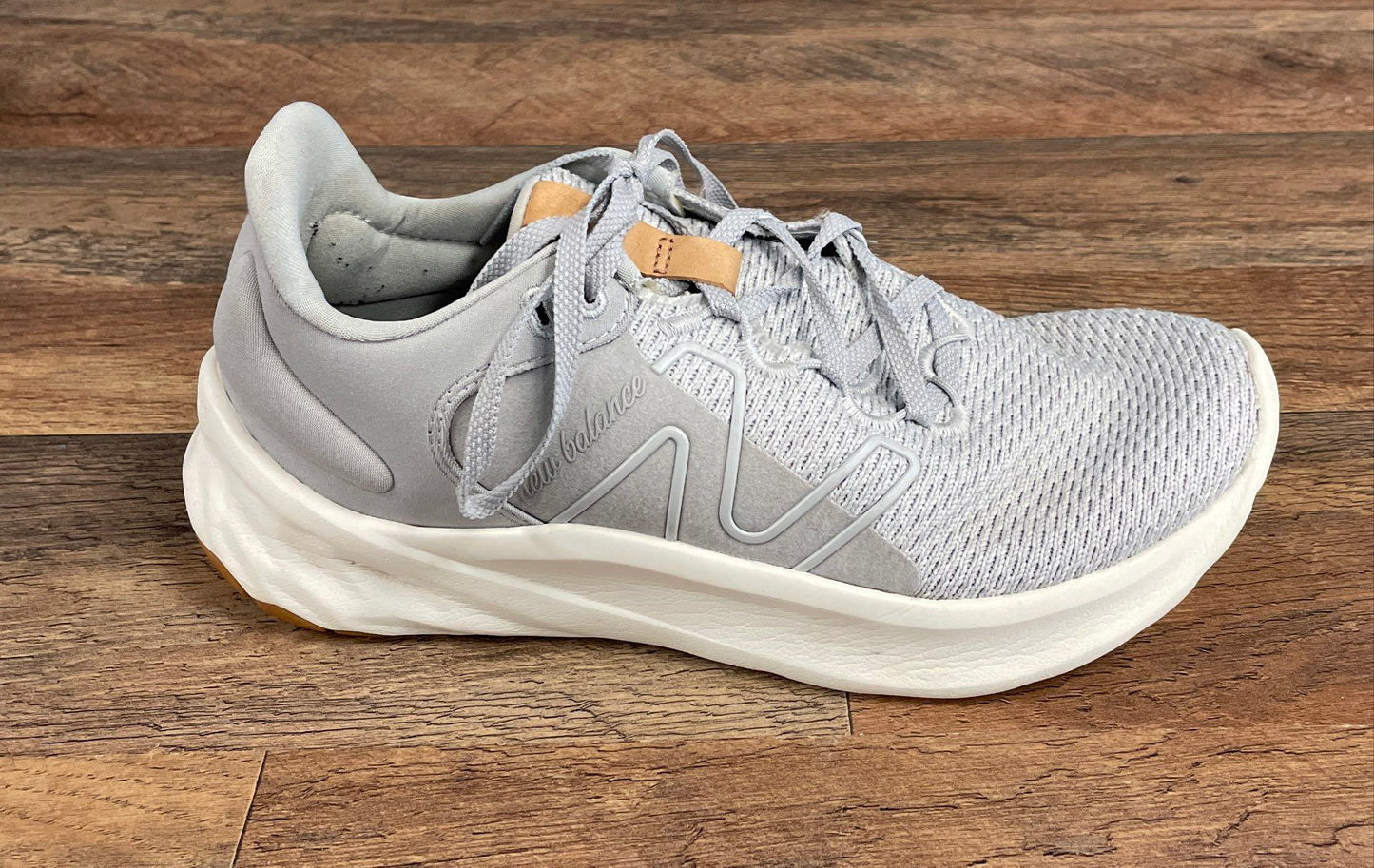 New Balance Fresh Foam Roav v2 Light Grey Women's Running Shoes Size 8.5