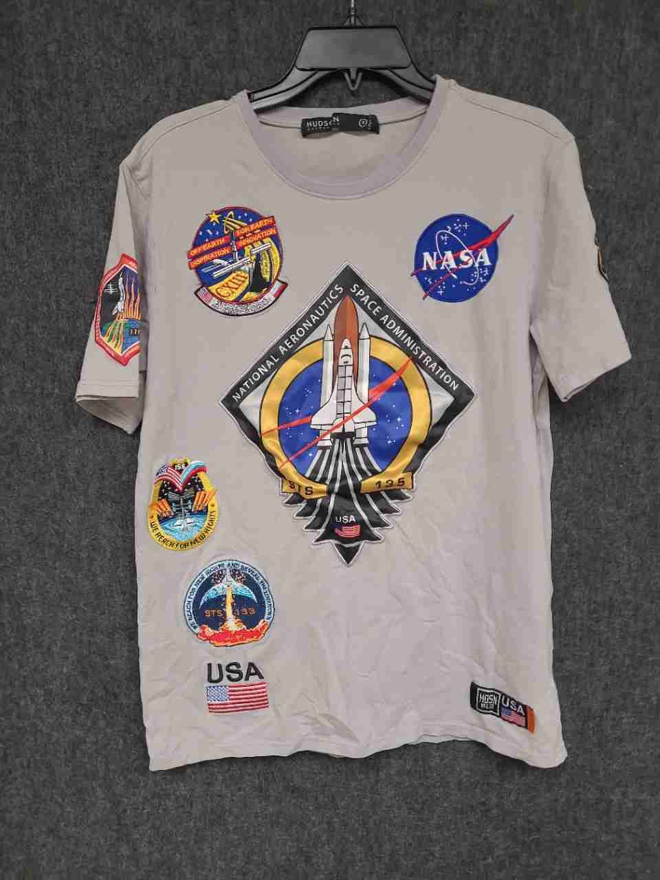 Hudson Outerwear Men's T-Shirt Tan NASA Space Shuttle Mission Patches Sz S