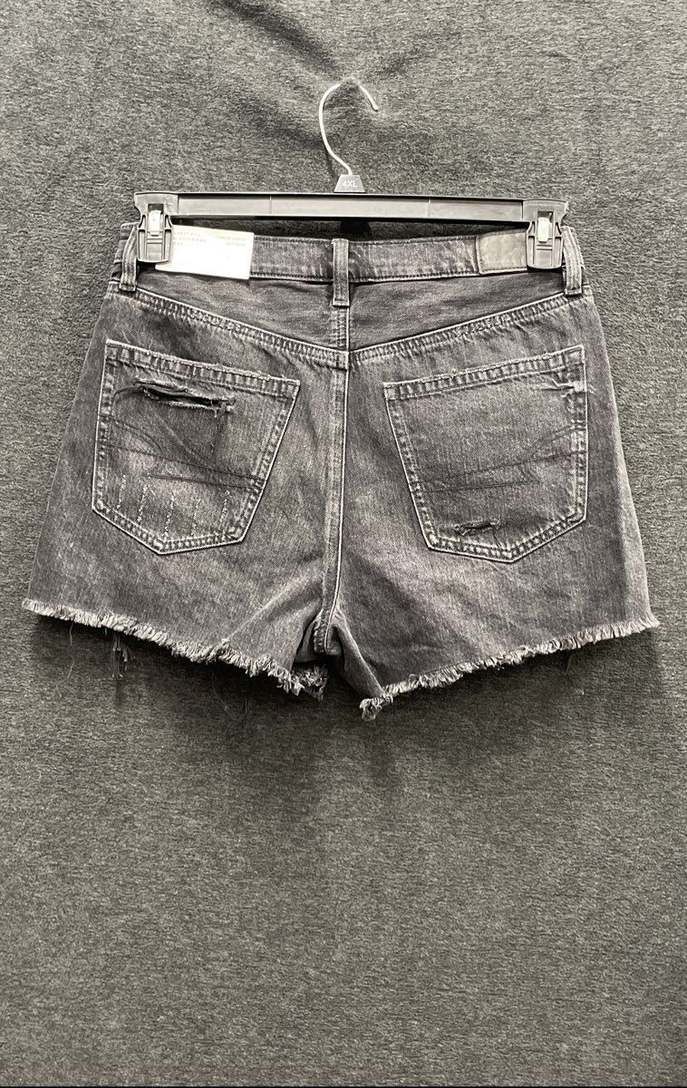 American Eagle Women's 90s Boyfriend Shorts Black Distressed High Rise Sz 6 NWT