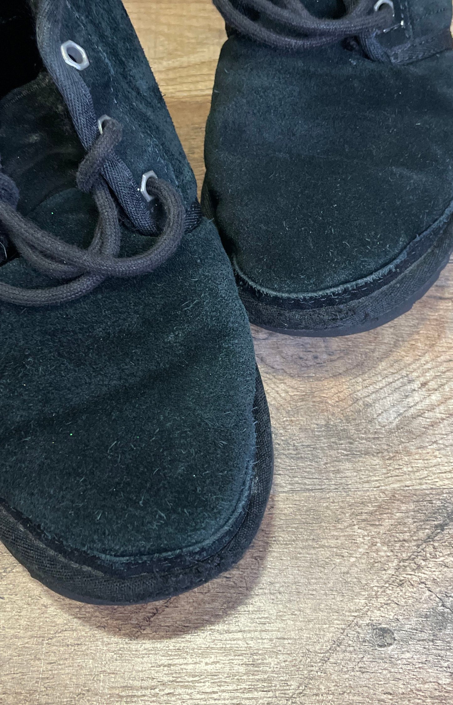 UGG Neumel Black Suede Sheepskin Lined Chukka Boots Women's Size 7