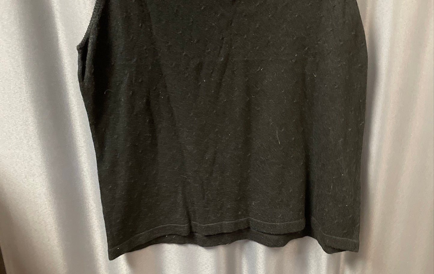 Mirette Women's Black 100% Silk V-Neck Textured Knit Sweater Vest Size L