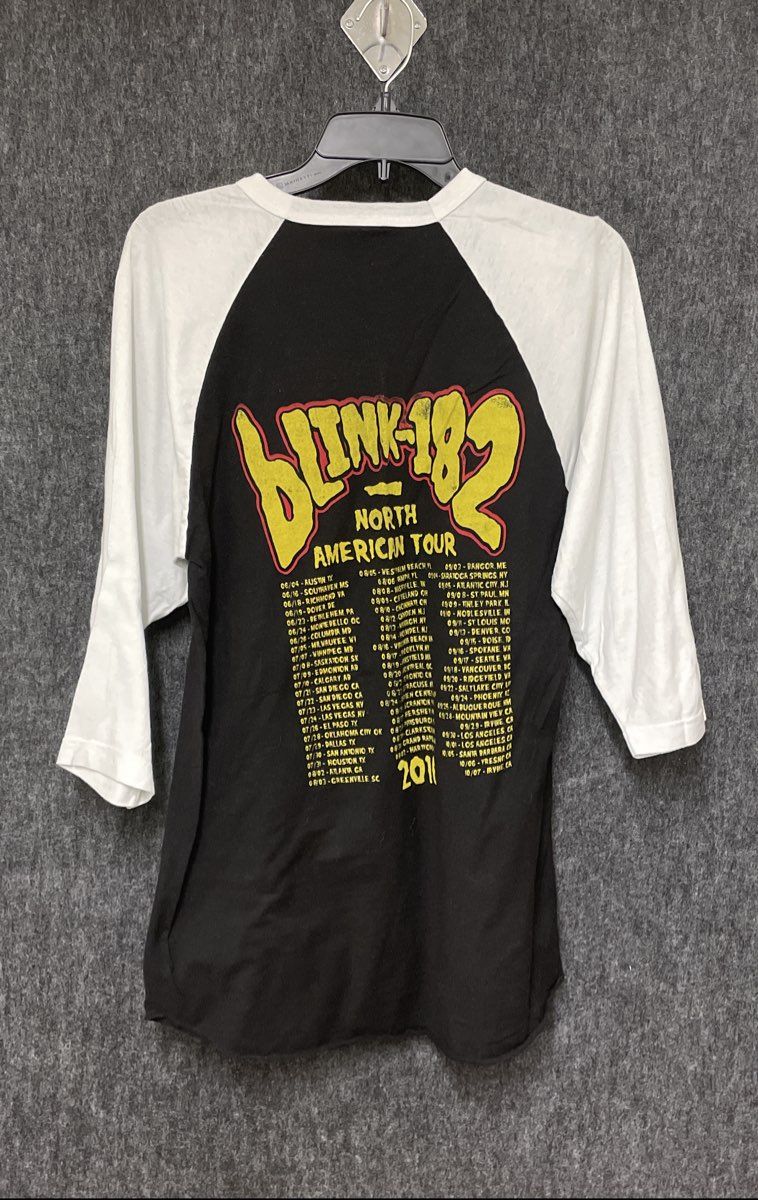 Blink-182 2011 North American Tour T-Shirt Crappy Punk Rock Raglan Tultex Sz M