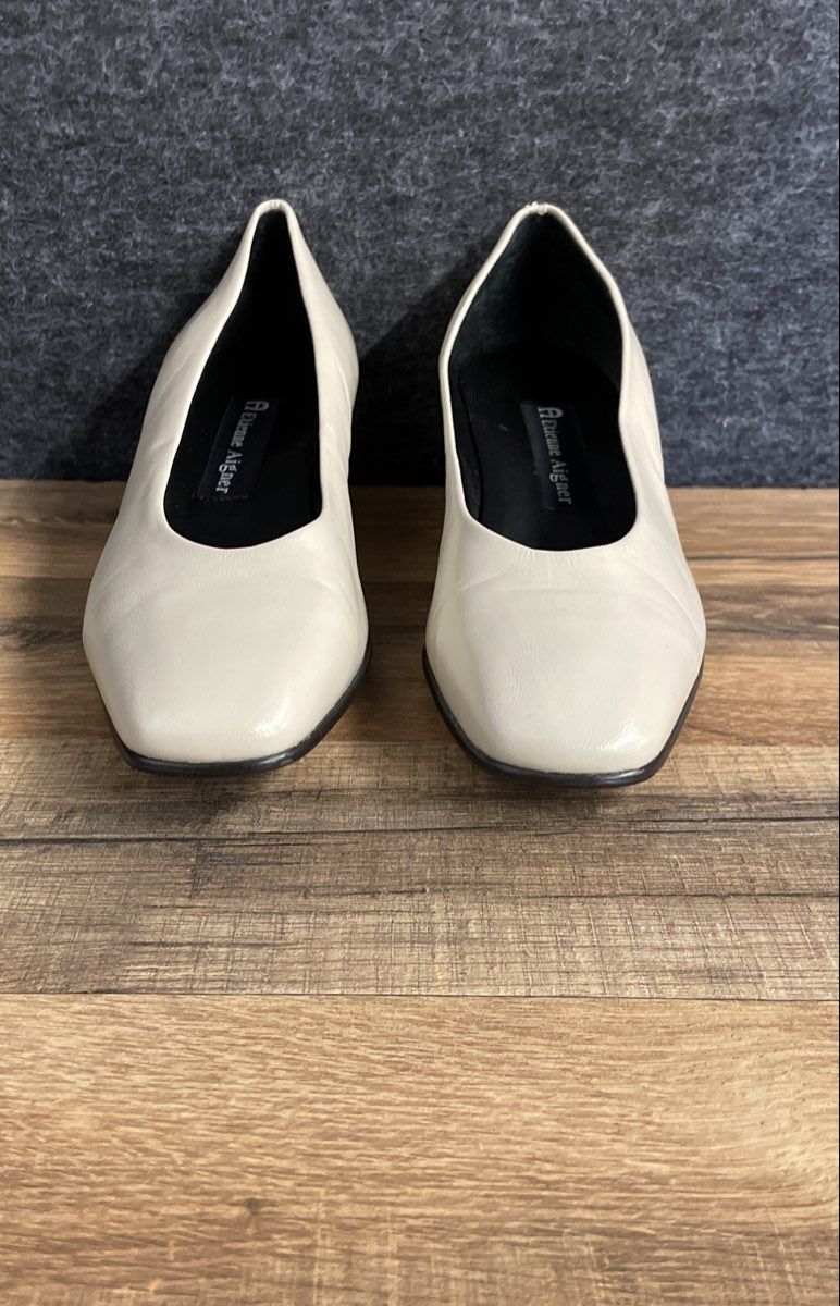 Etienne Aigner Sarah II Ivory Leather Block Heel Square Toe Pumps Size 6 M