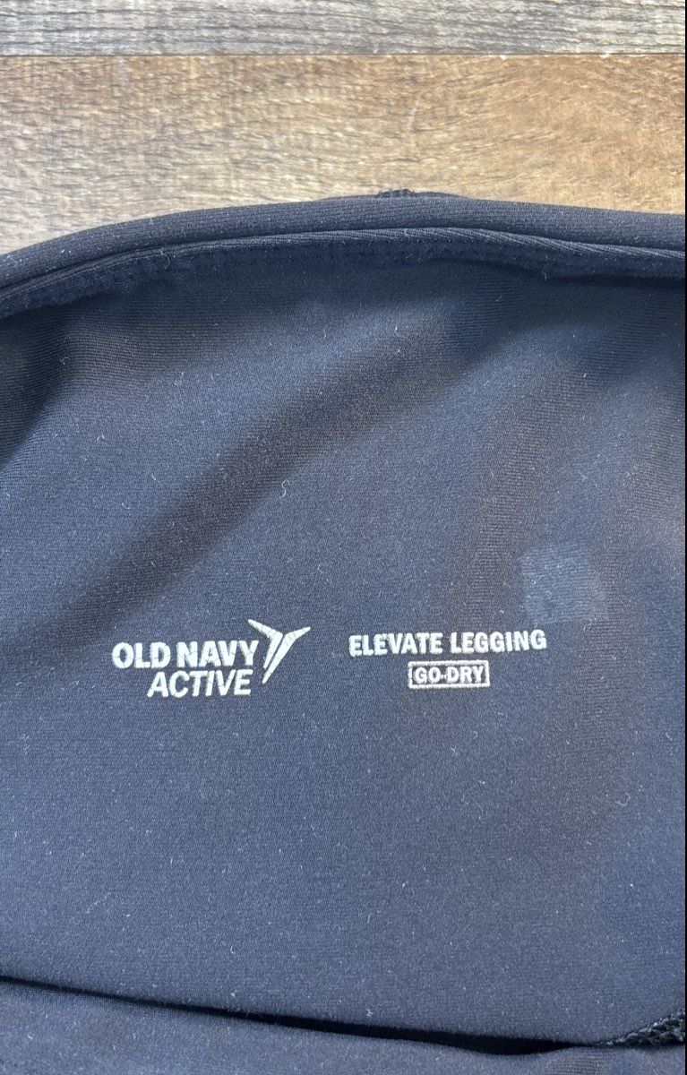 Old Navy Active Women's Elevate Go-Dry Leggings Black Side Pockets