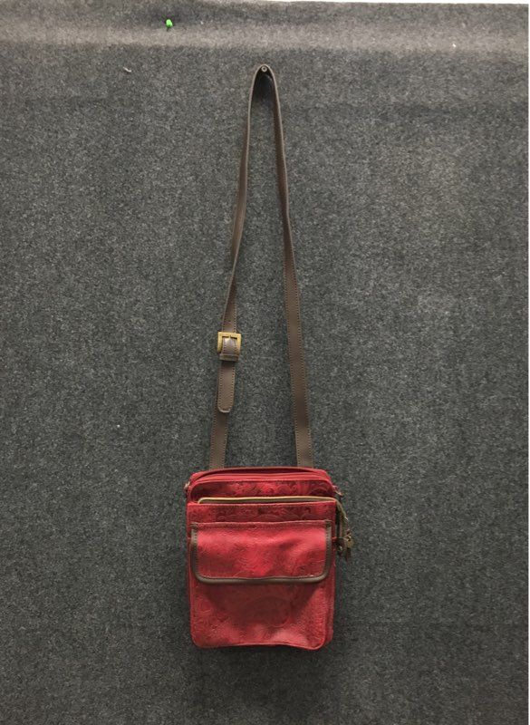 Relic Red Paisley Embossed Faux Leather Multi-Pocket Crossbody Bag Organizer