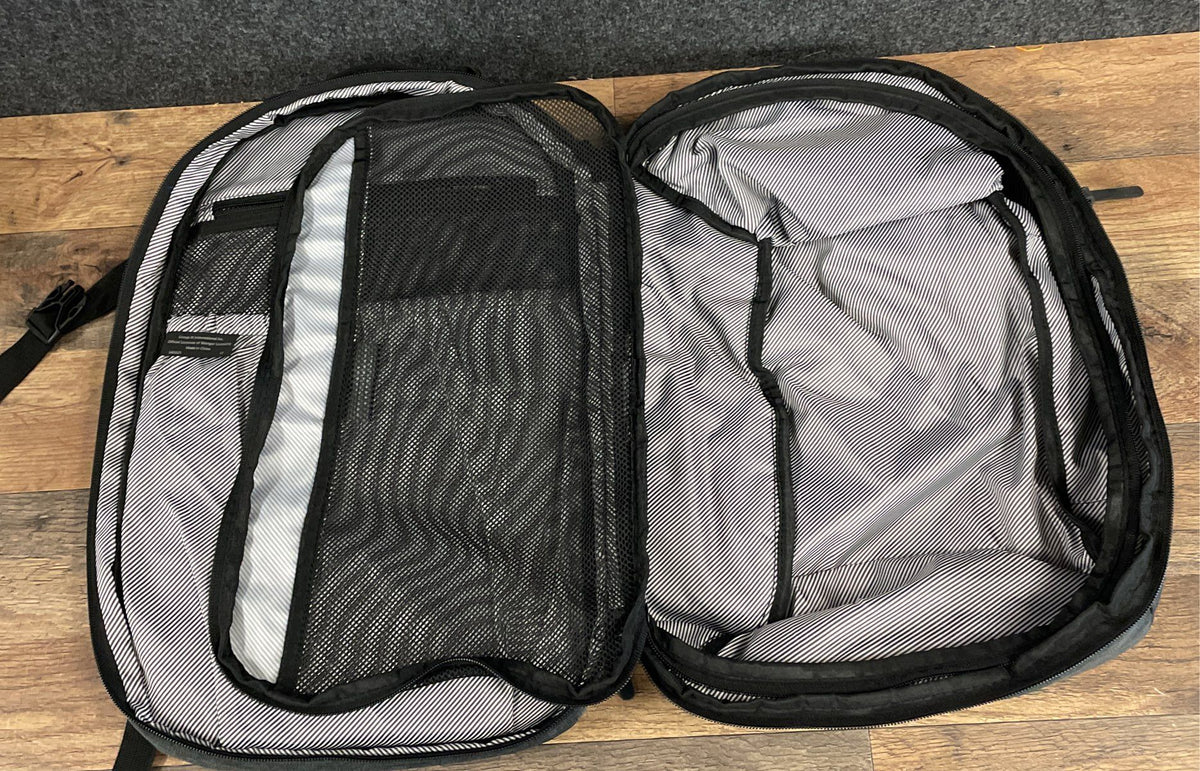 SwissGear SA5625 Getaway Weekend Backpack Gray Laptop Travel Clamshell