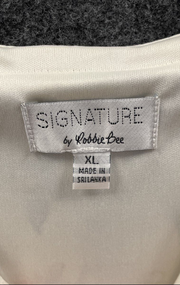 Signature by Robbie Bee Women's White Blue Floral Pleated Maxi Dress NWT Sz XL