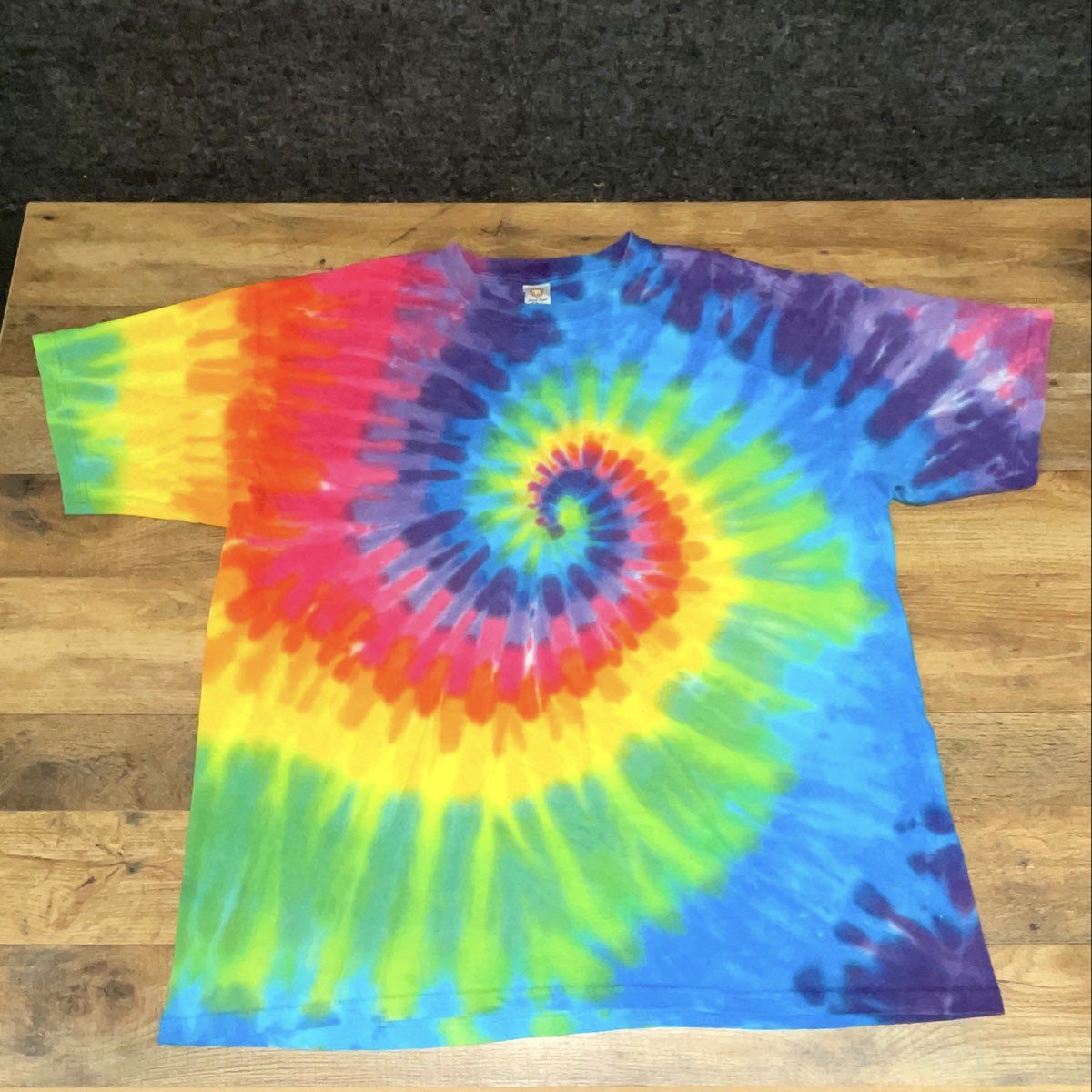 Vintage 90s Sundog Men's Rainbow Spiral Hand Dyed Tie Dye T-Shirt Size XL