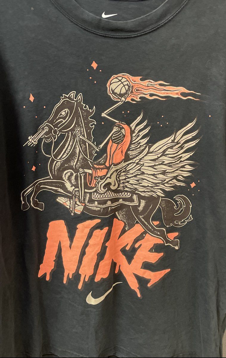 Nike Men's Black Headless Horseman Basketball Graphic Loose Fit T-Shirt Sz L