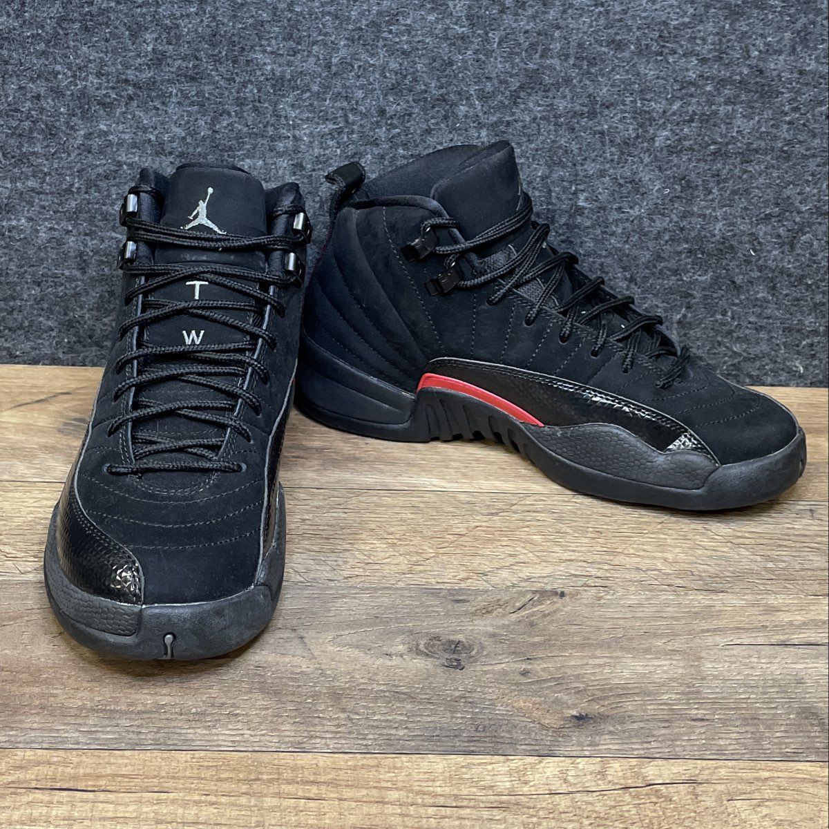 Air Jordan 12 Retro Deadly Pink Black Girls GS Sneakers Size 6.5Y