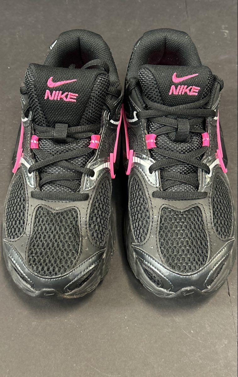 Nike Air Alvord 8 Black Vivid Pink Silver Running Shoes Women's Size 6.5
