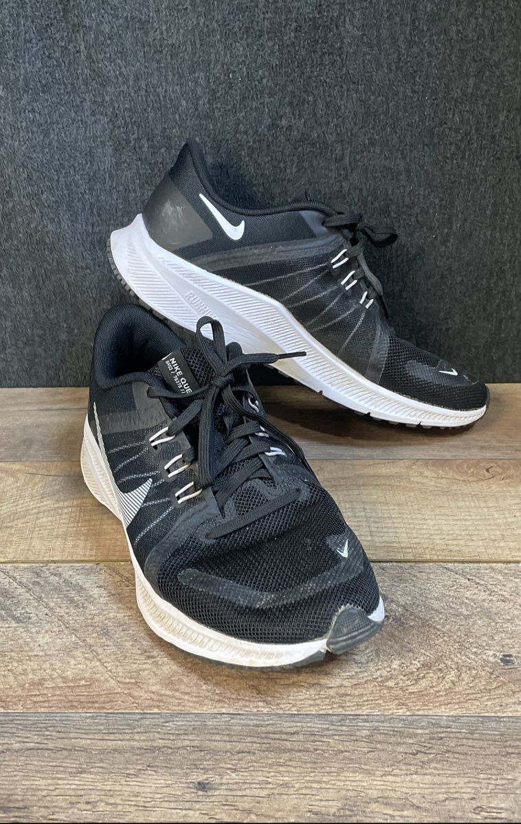 Nike Quest 4 Black Dark Smoke Grey White Running Shoes Women's Size 8.5