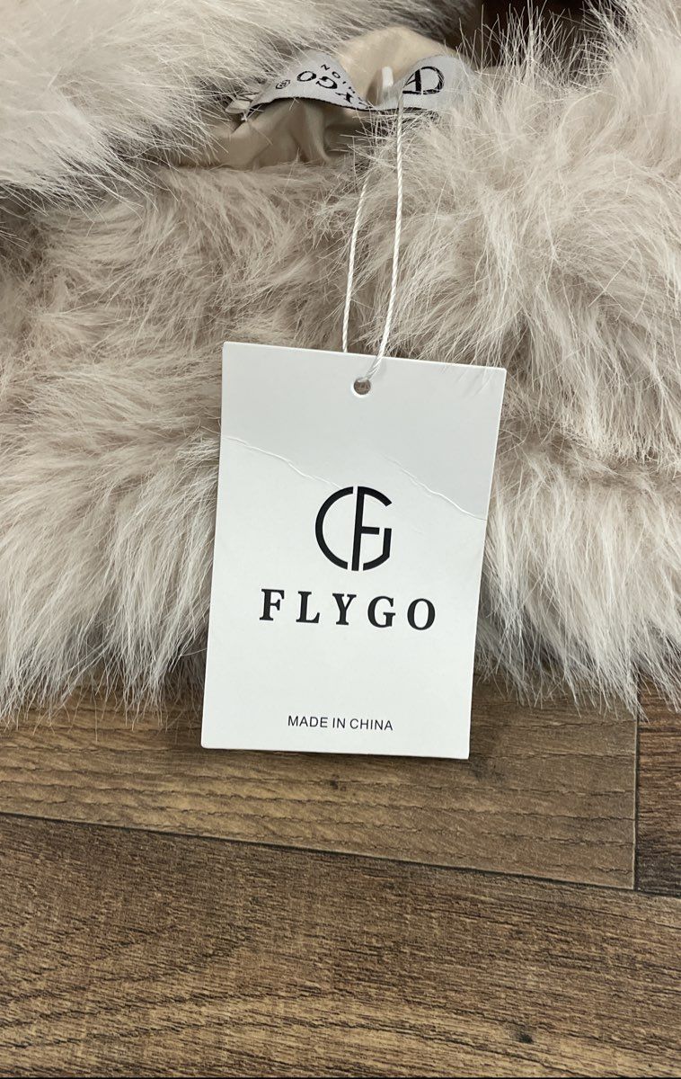 Flygo Women's Cream Shaggy Faux Fur Cropped Fluffy Bolero Jacket NWT Size M
