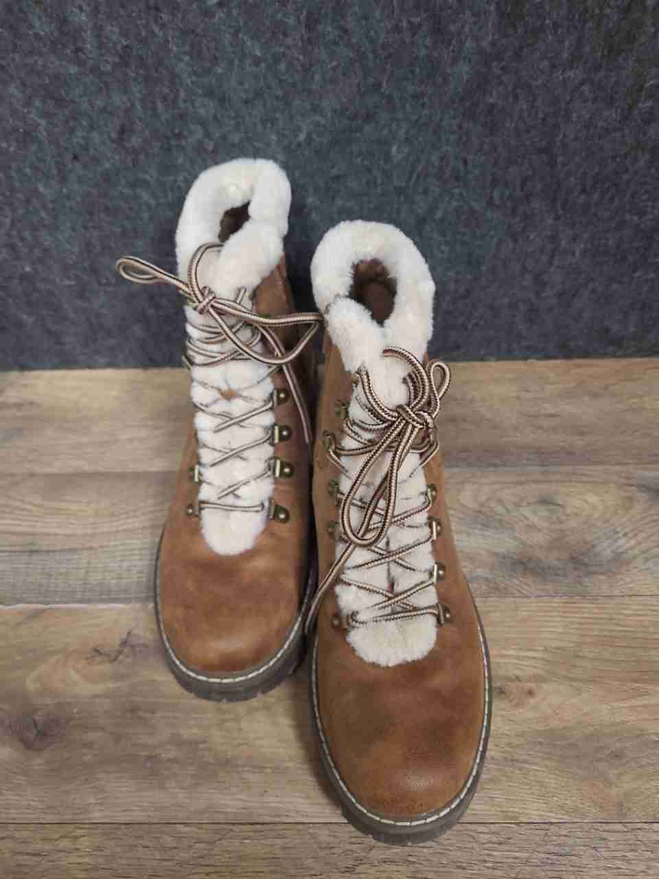 Cliffs by White Mountain Major Way Brown Faux Fur Lace Up Ankle Boots Size 8.5M