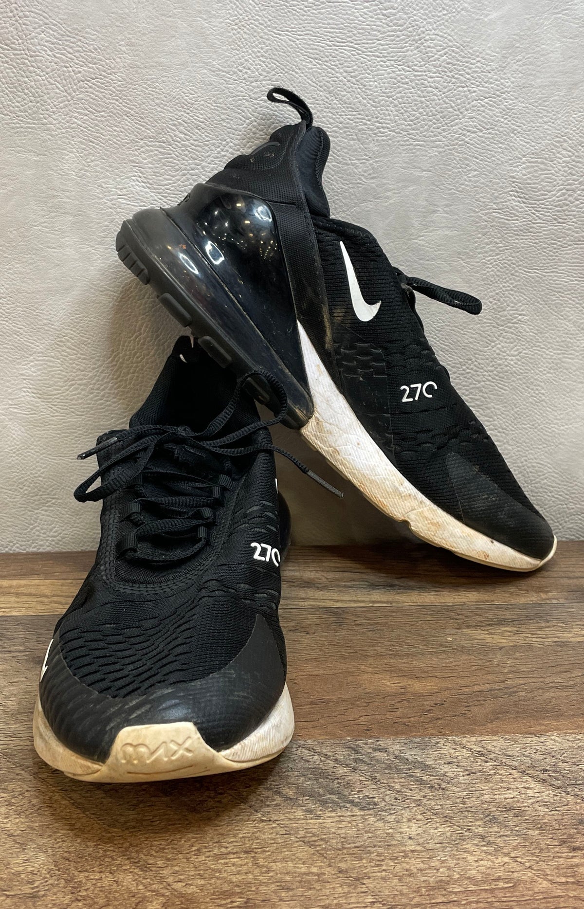 Nike Air Max 270 Black White Red Lifestyle Running Sneakers Men's Size 10