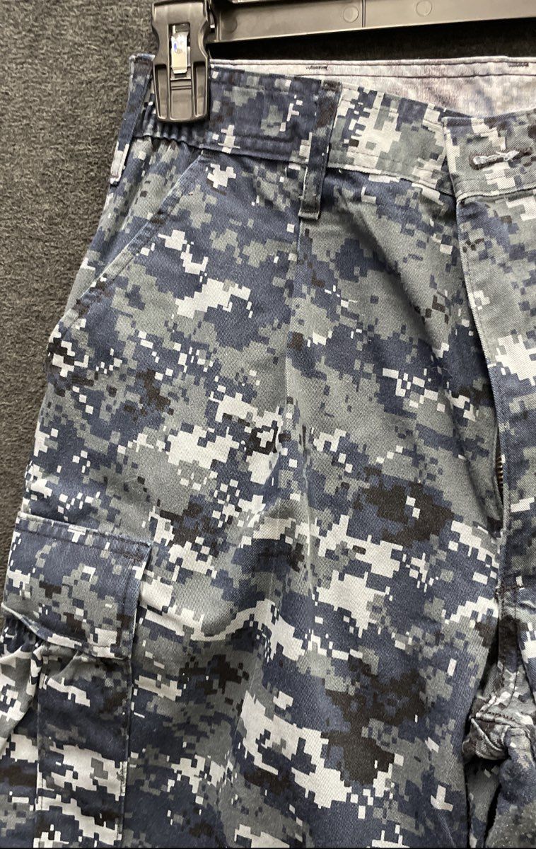 US Navy Men's NWU Type I Blue Digital Camo Cargo Trousers Medium Short