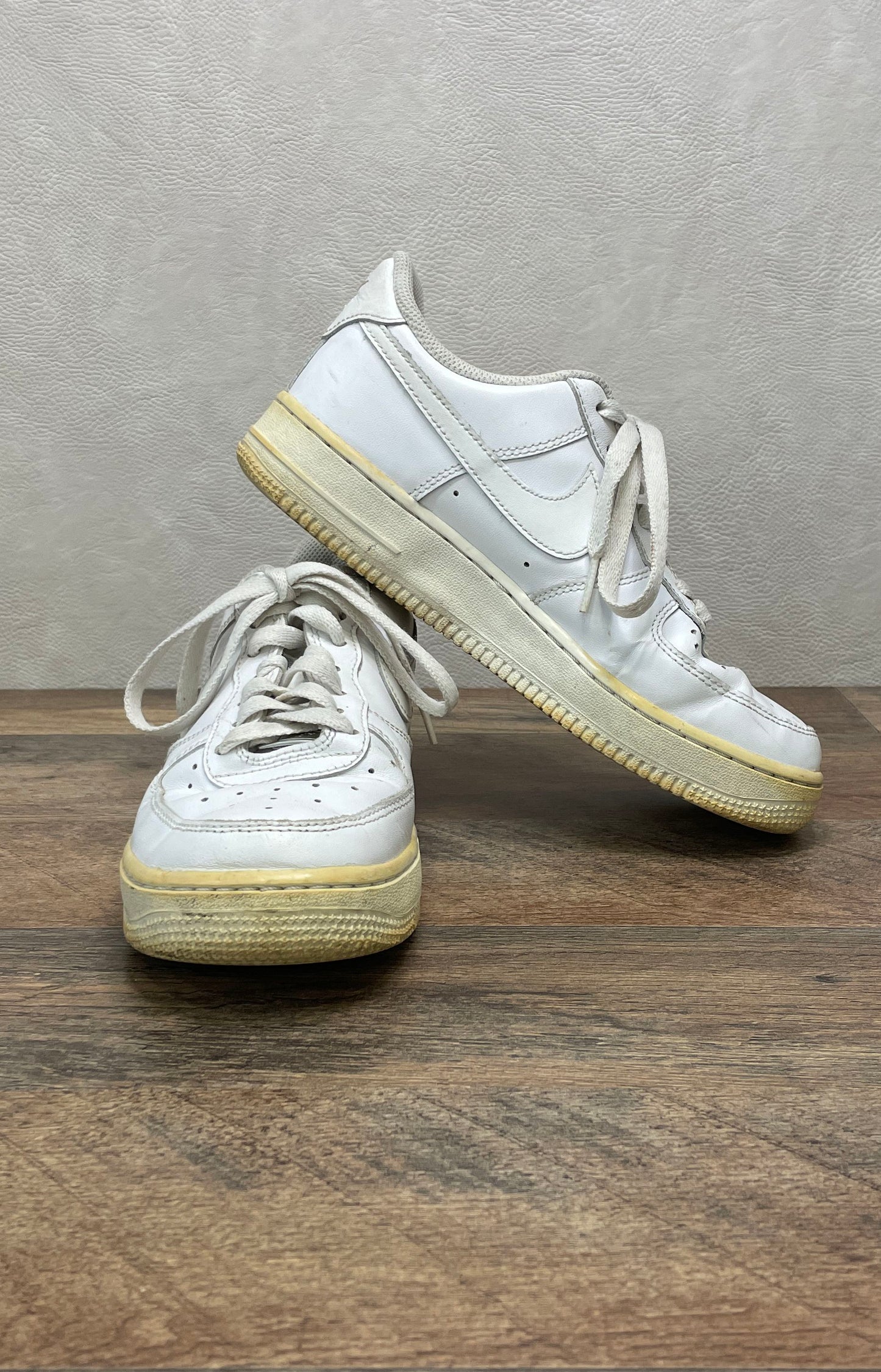 Nike Air Force 1 Low GS Triple White Leather Sneakers Size 7Y 315115-112