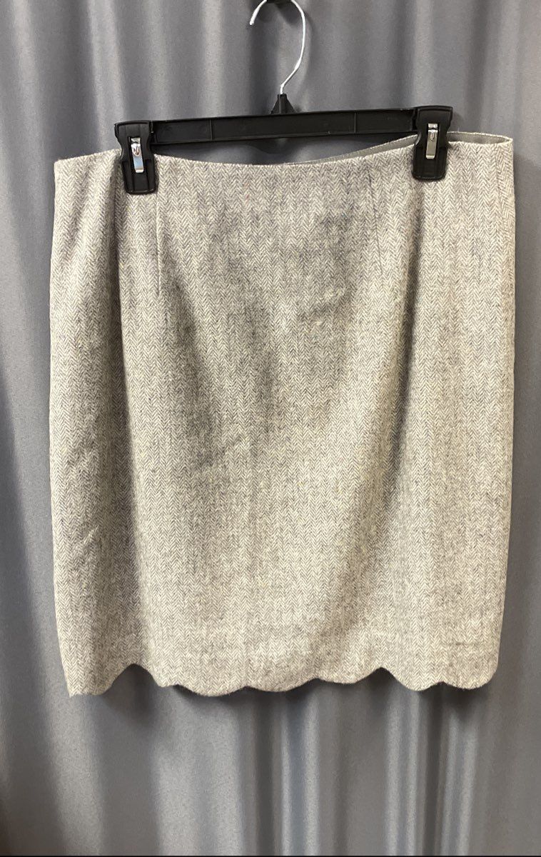 Talbots Women's Gray Wool Blend Herringbone Tweed Scalloped Hem Skirt Sz 10