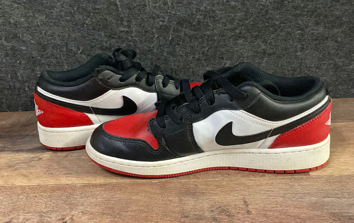 Nike Air Jordan 1 Low GS Black Toe White Black Gym Red 553560-161 Size 7Y
