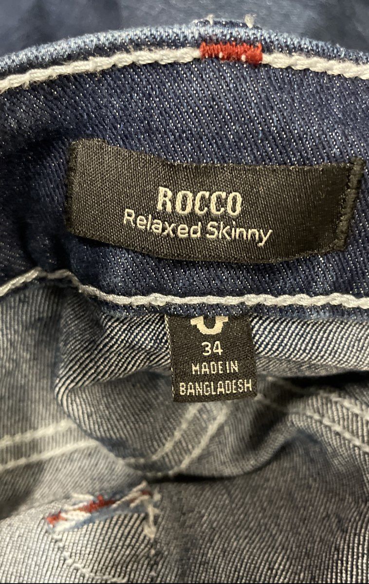True Religion Men's Rocco Relaxed Skinny Blue Wash Red Horseshoe Stitch Jeans 34
