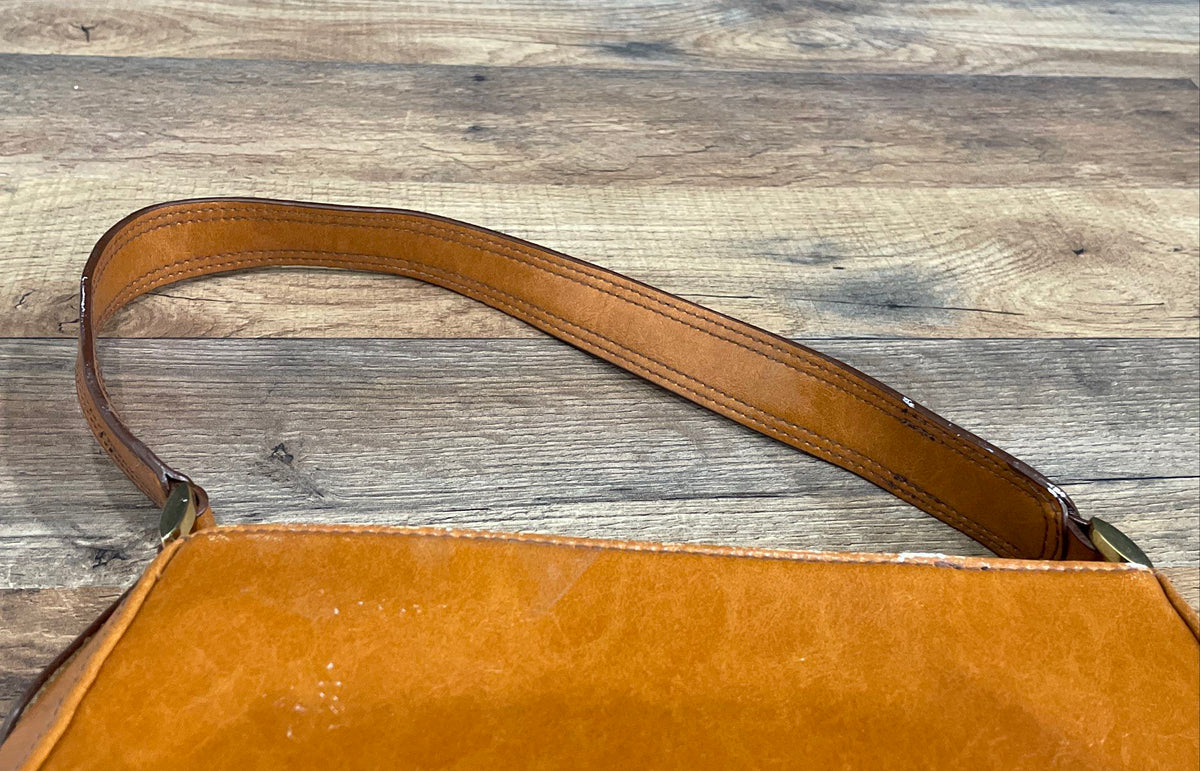 Vintage 1990s Chateau Light Brown Faux Leather Shoulder Bag Gold Hardware