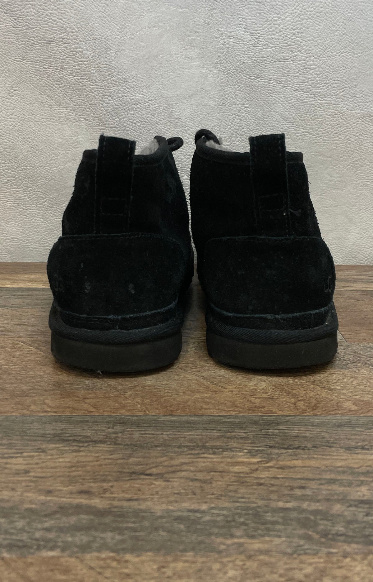 UGG Neumel Black Suede Shearling Lined Chukka Boots Men's Size 9