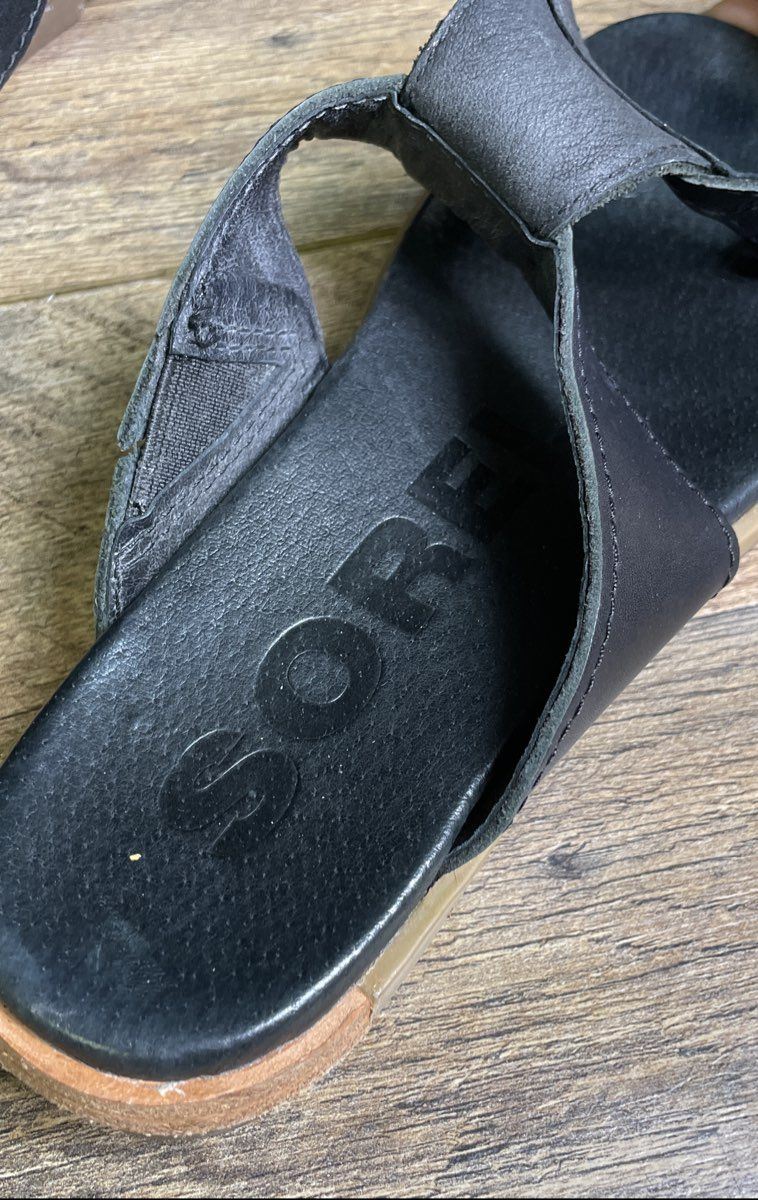 Sorel Roaming T-Strap Black Leather Women's Sandals Size 6