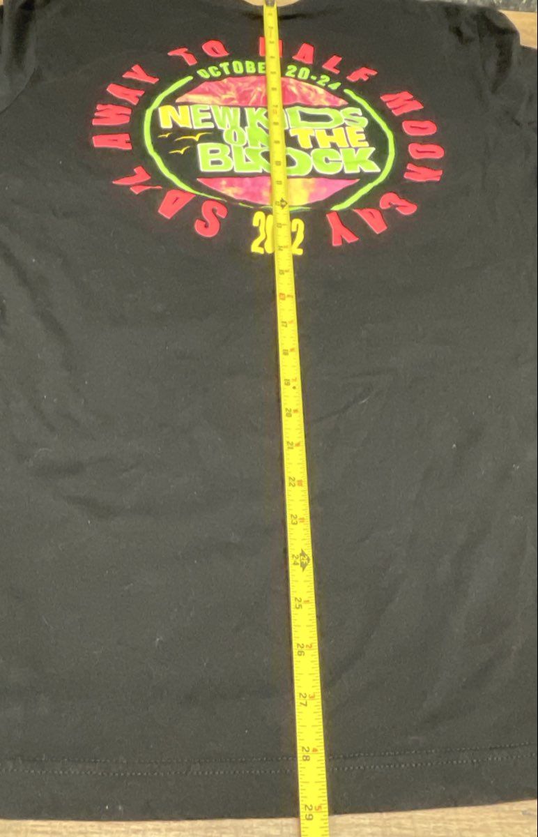 New Kids on the Block NKOTB Cruise 2022 Sail Away Half Moon Cay T-Shirt Sz L