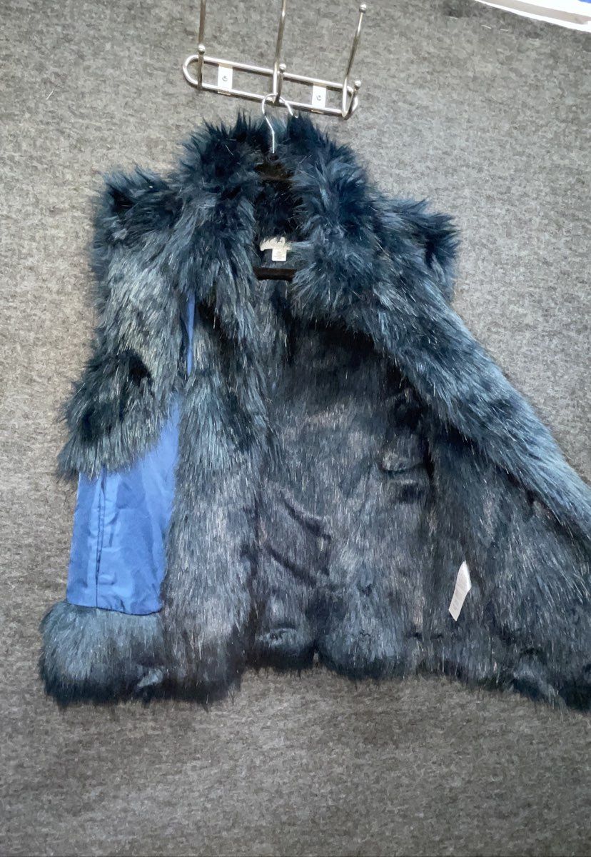 Halston Women's Blue Faux Fur Shaggy Sleeveless Vest Size M