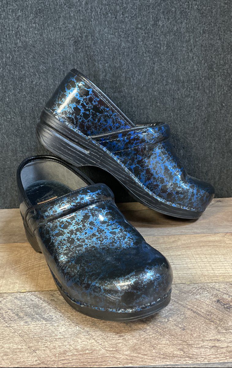 Dansko Professional Blue Black Crackle Patent Leather Clogs Women's Size 39