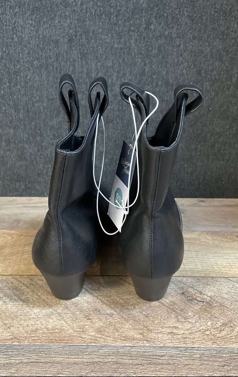 Universal Thread Black Western Pointed Toe Metal Tip Ankle Boots Size 9.5 NWT