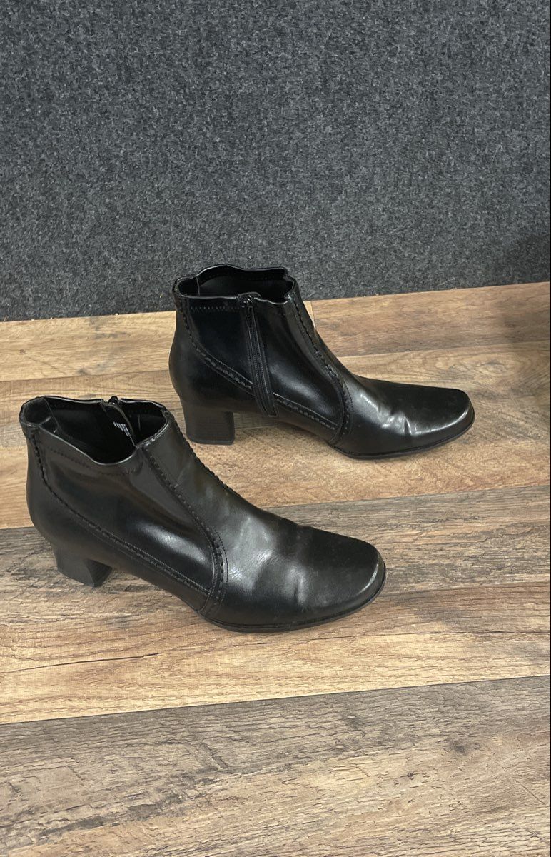 Etienne Aigner Gaby Black Faux Leather Square Toe Ankle Boots Size 10M